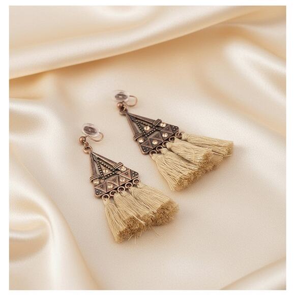 Clip on 3 1/4" xlong copper comfort fit coil dangle brown string earrings - Picture 3 of 4